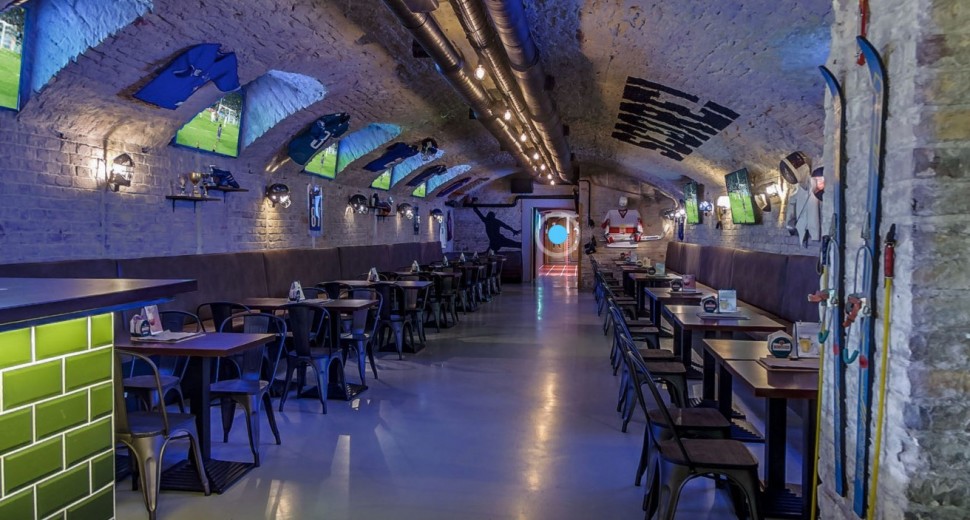 Score Sport Bar & Bi... Helyszín Budapest